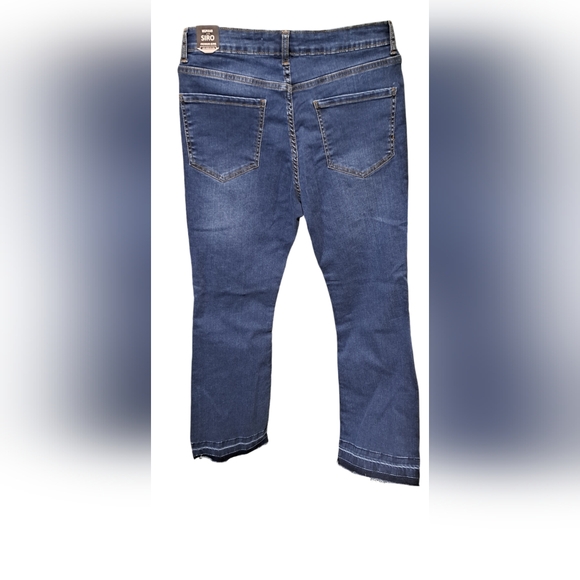 Premium Denim Jeans - Picture 2 of 3